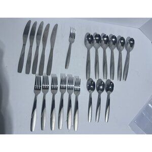 Cambridge Silversmiths 326J2H9BH26 Swirl Sand Flatware Set - Silver 21 Piece